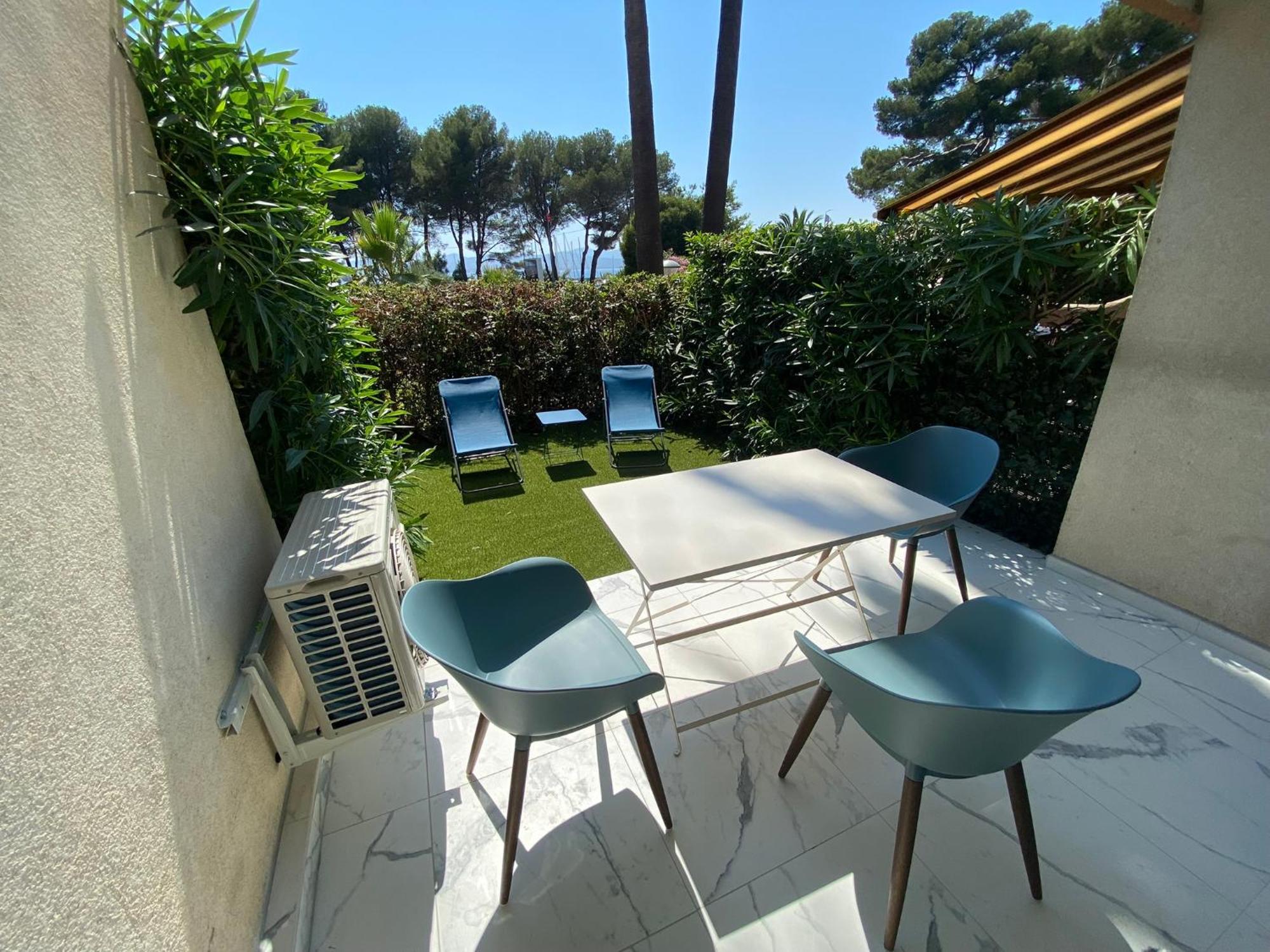 Appartement Face Mer Et Port Santa Lucia Climatise Et Wifi Saint-Raphaël Exterior foto